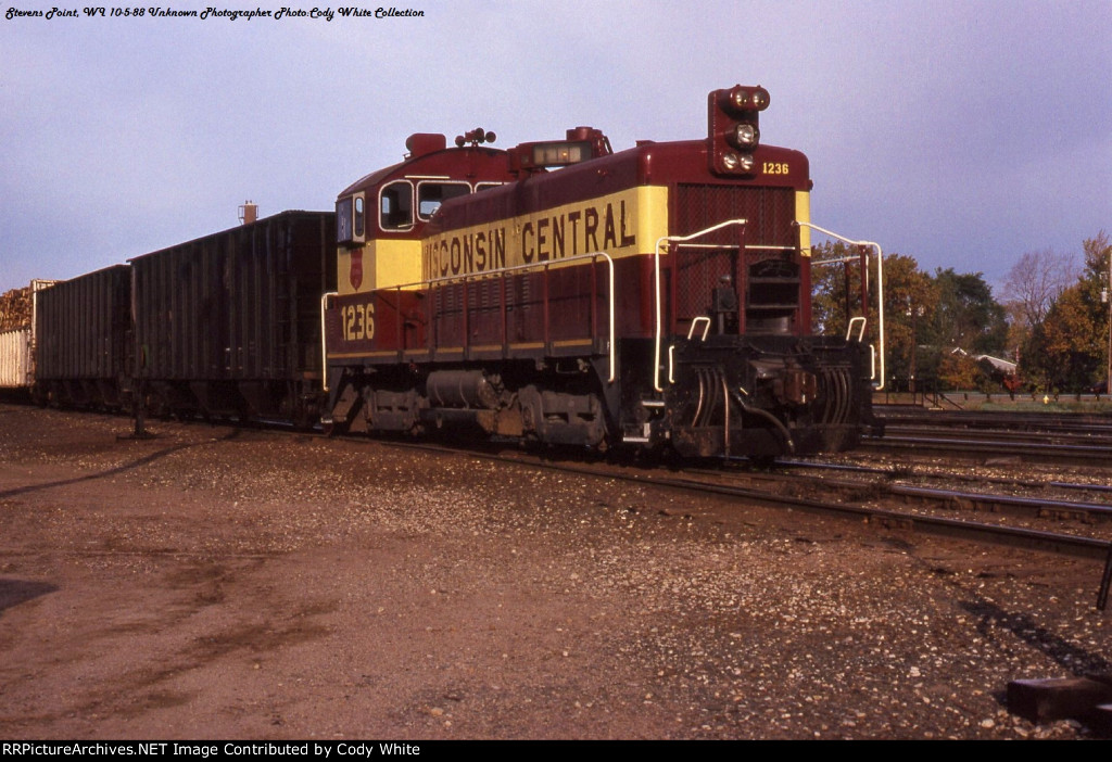Wisconsin Central SW1200 1236
